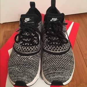 Nike flyknit sneakers